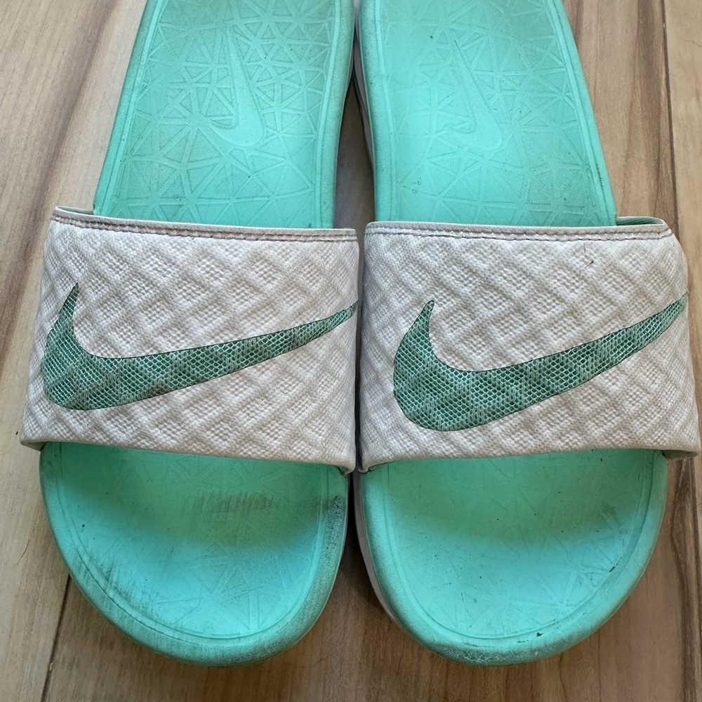 Nike slides